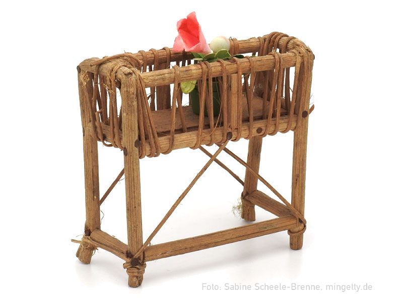 BlumenstÃ¤nder aus Rattan