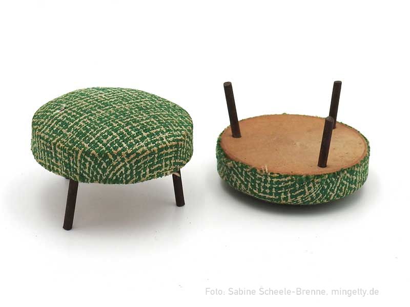 Hocker mit drei Beinen