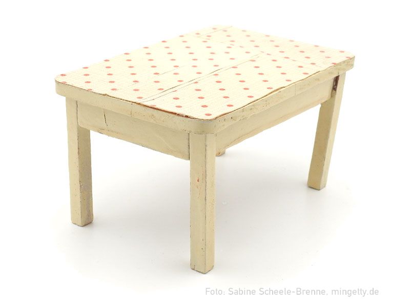 KÃ¼chentisch mit Punkt-Muster