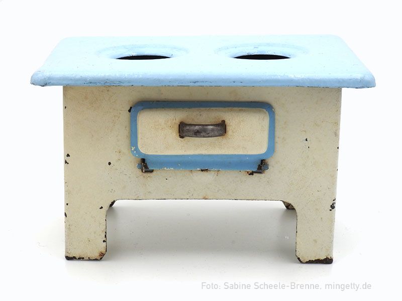 Hellblau-weiÃŸer Blechherd