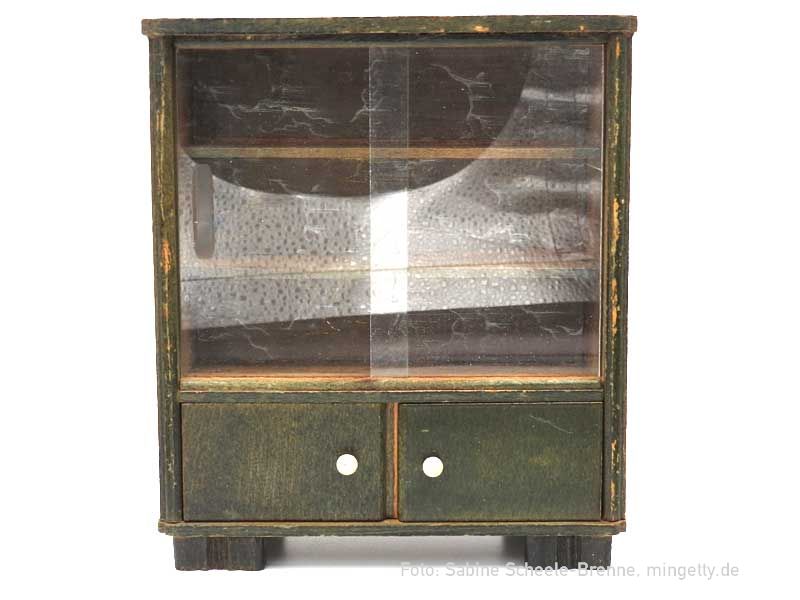 Schrank mit GlastÃ¼ren