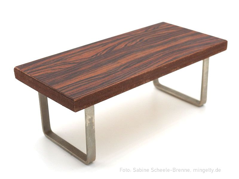 Tisch mit MetallbÃ¼gel