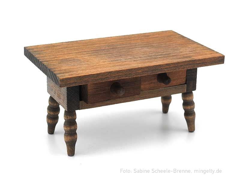 Tisch mit zwei Schubladen