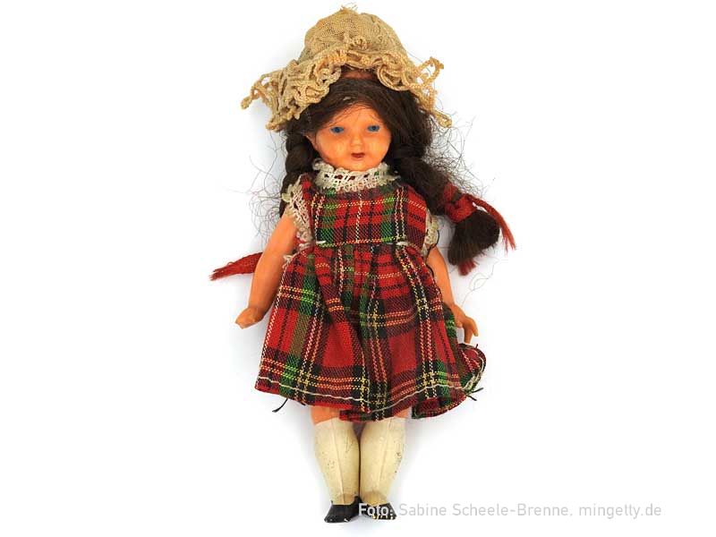 PÃ¼ppi mit karierem Kleid