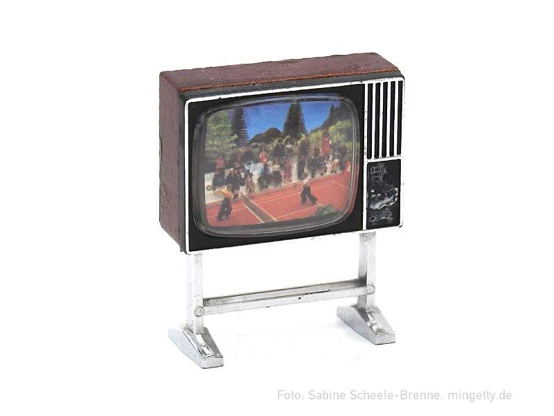 Fernseher auf Beinen