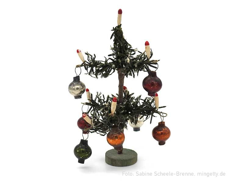 Weihnachtsbaum mit Glaskugeln