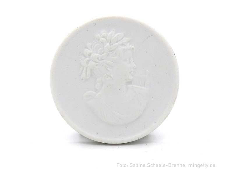 Medallion mit FrauenbÃ¼ste