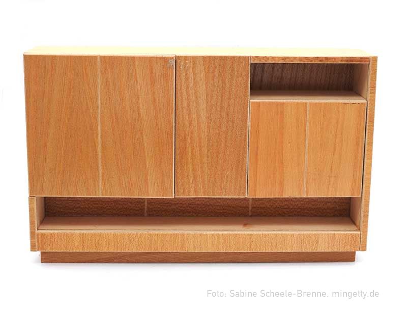 Wohnzimmerschrank