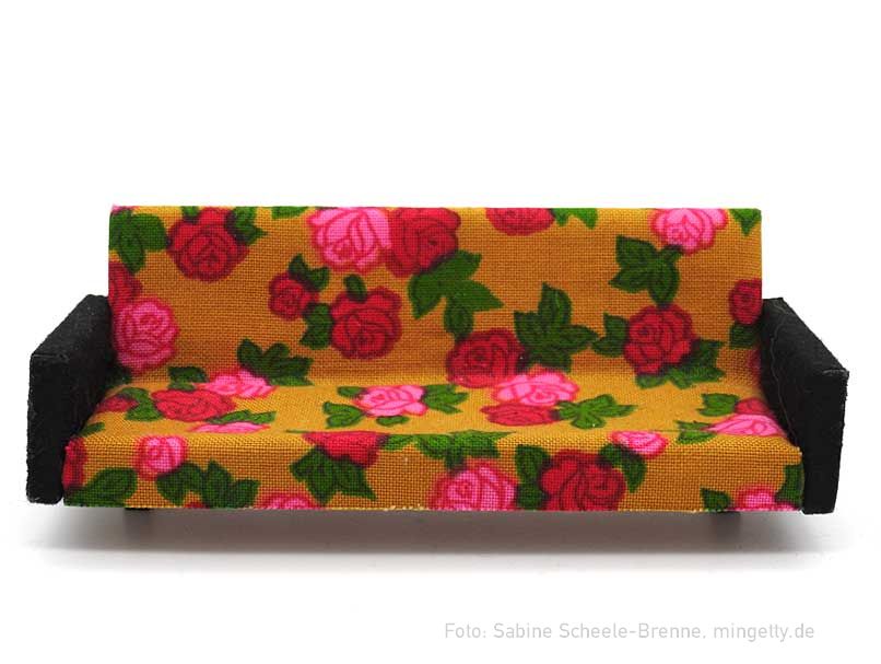 Sofa mit Rosenbezug (Drehgestell)