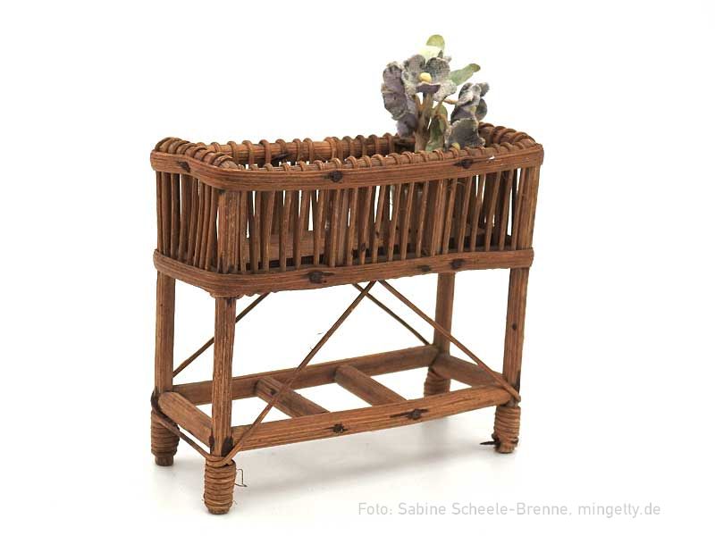 Blumenbank aus Rattan