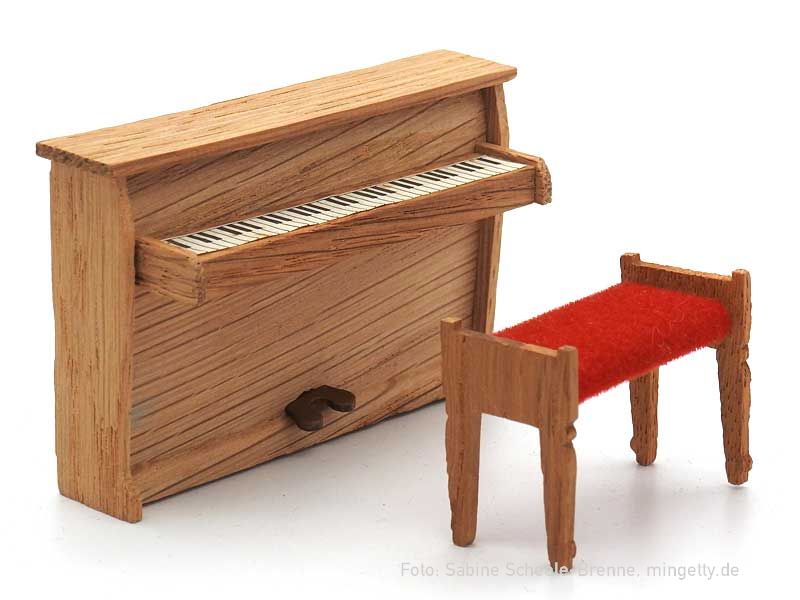 Klavier (holzfarben) mit Klavierhocker