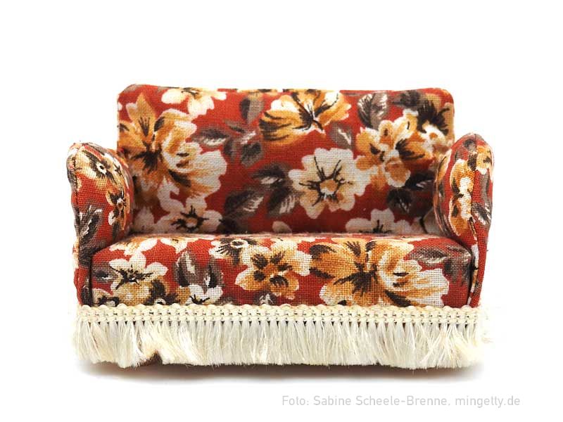 Sofa mit Blumenmuster