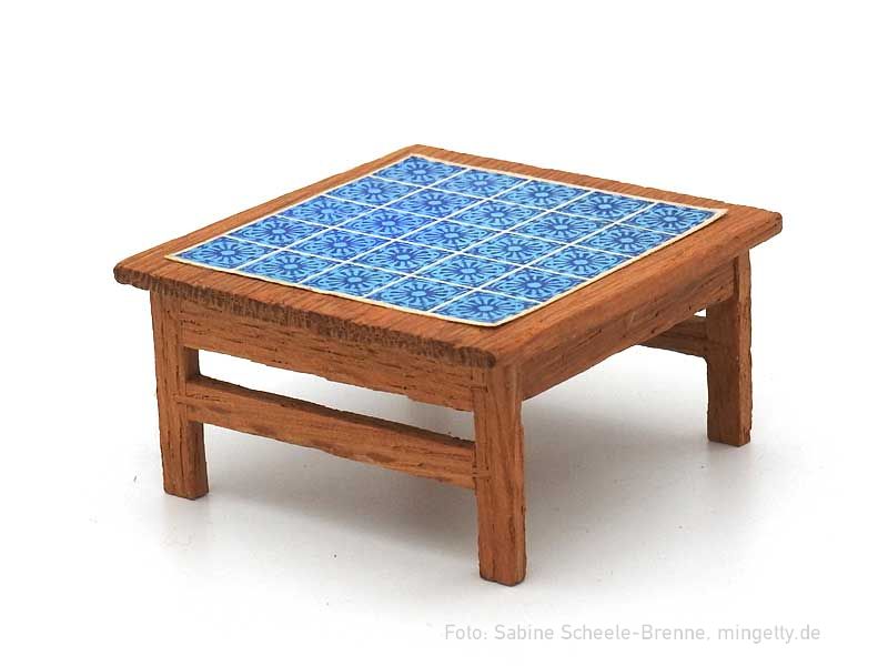 Couchtisch mit Keramikplatten