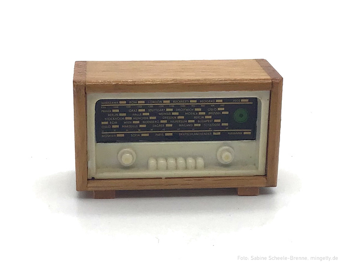 Radio mit heller Front