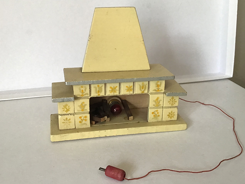 Kamin mit Kacheln